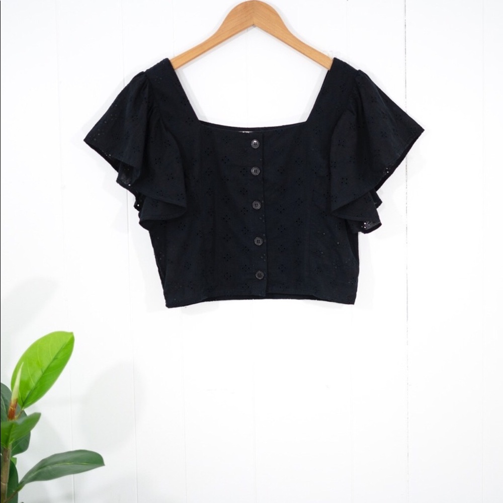 🌹SALE- Black Button Down Crop Top